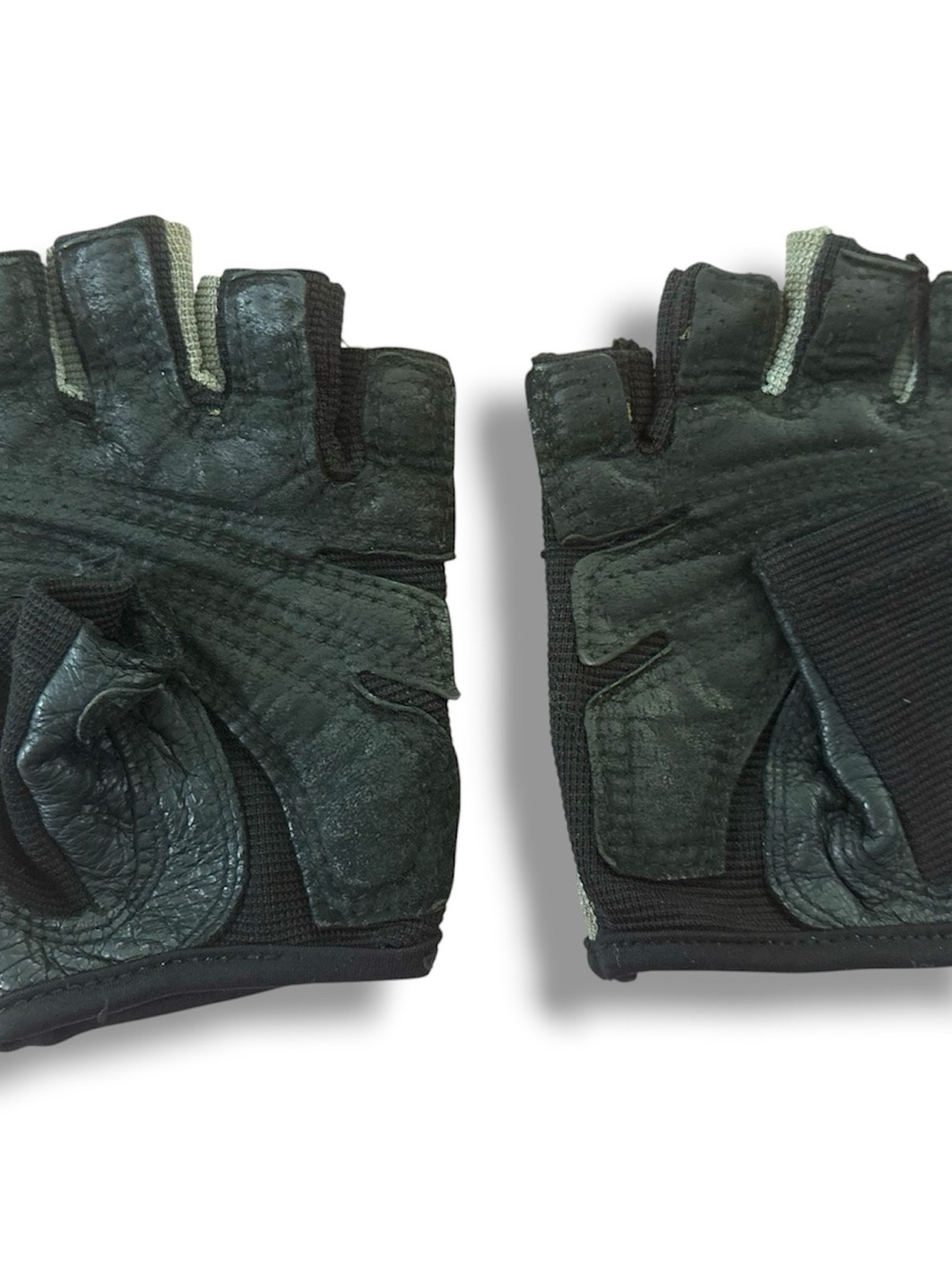 Harbinger Half-Finger Workout Gloves - Picture 2 of 3